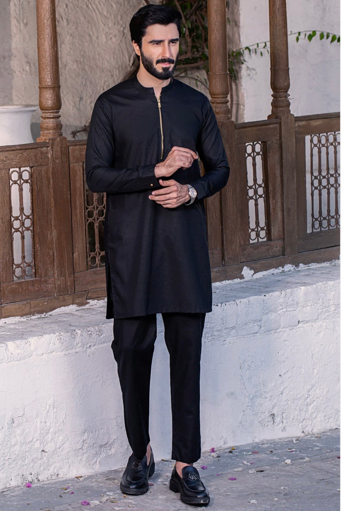 STITCHED SUIT WITH ZIP-BLACK