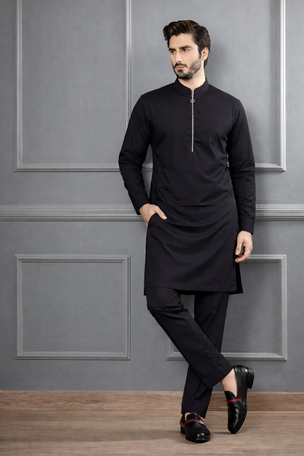 STITCHED SUIT WITH ZIP-BLACK