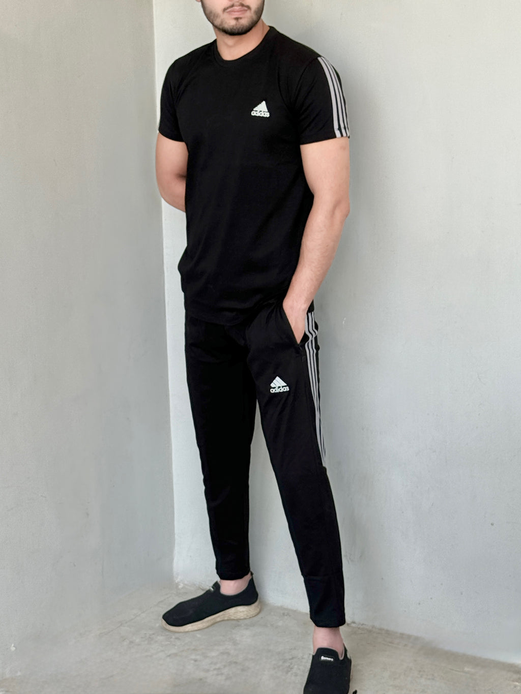 0018 Tracksuit energy:Endlessly comfortable-Black